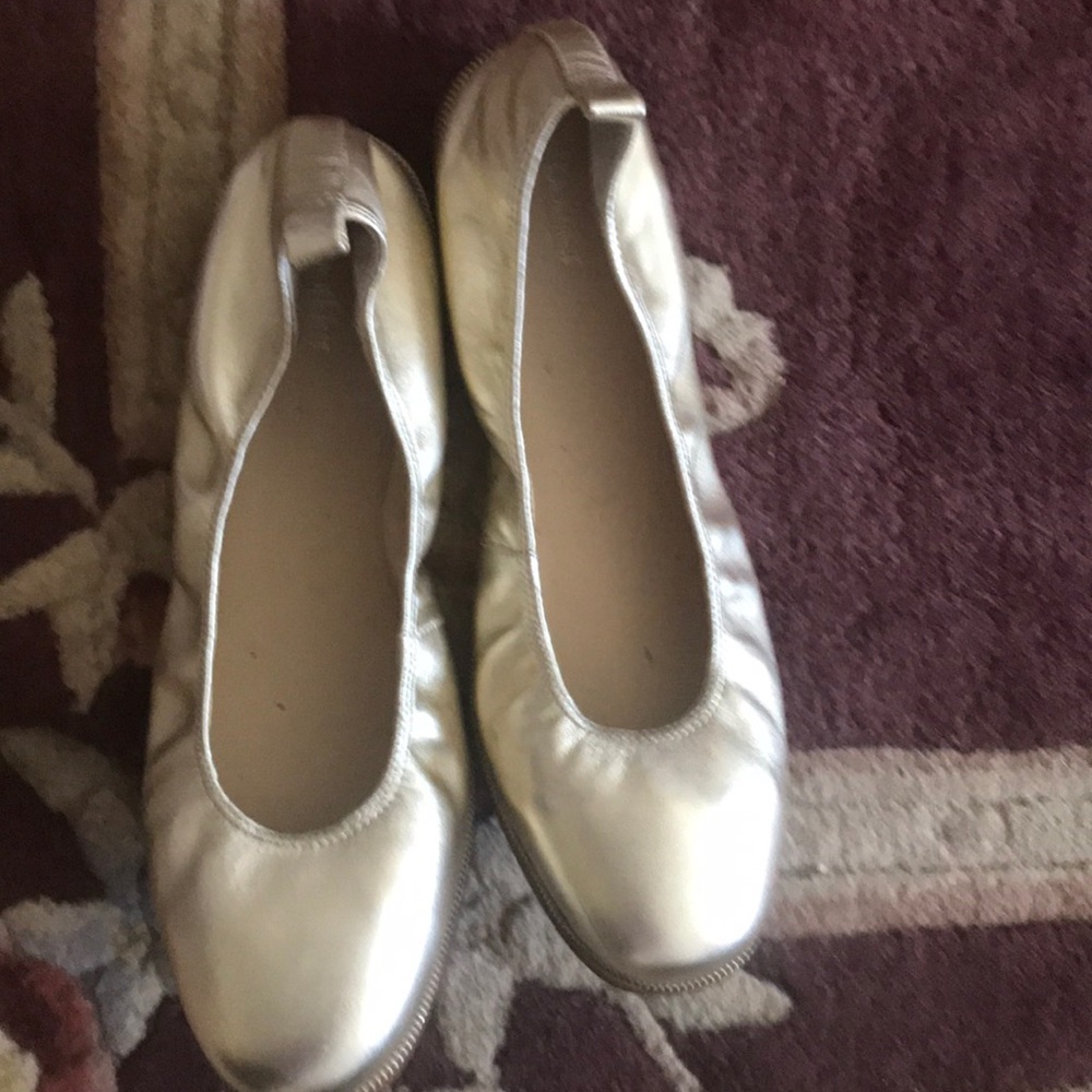 Gold leather ballet flats - barely worn